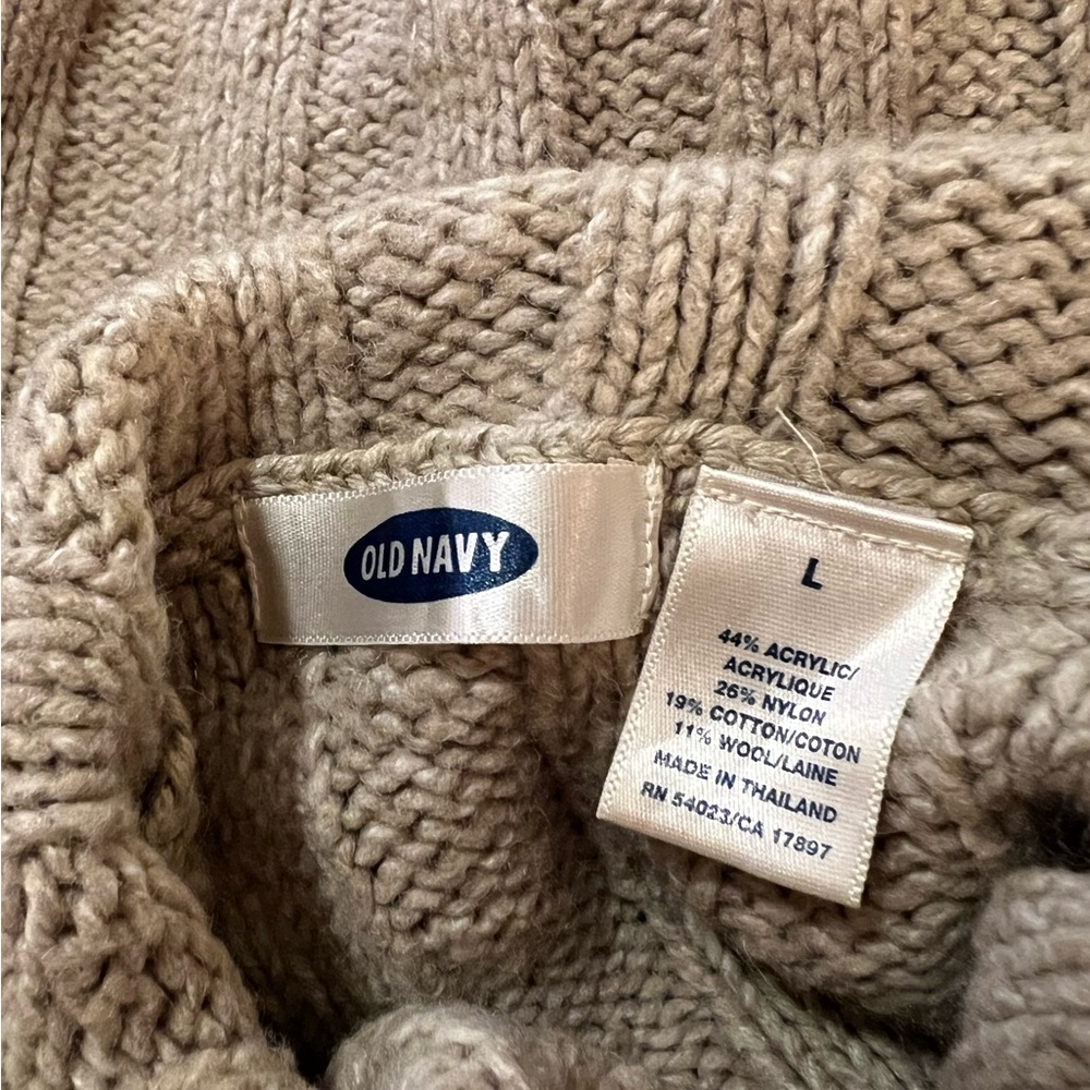 Old Navy Neutral Turtleneck Sweater Like New Condition - Size Large - Picture 2 of 3